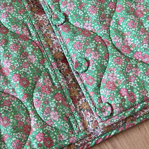 Oak Meadow Floral Quilted Vest - Picture 5 of 13